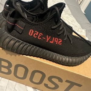 Yeezy boost 350 V2 bred